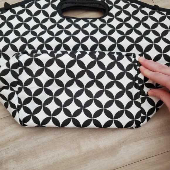 NEW Black & White Insulated Lunch Tote - Picture 5 of 9